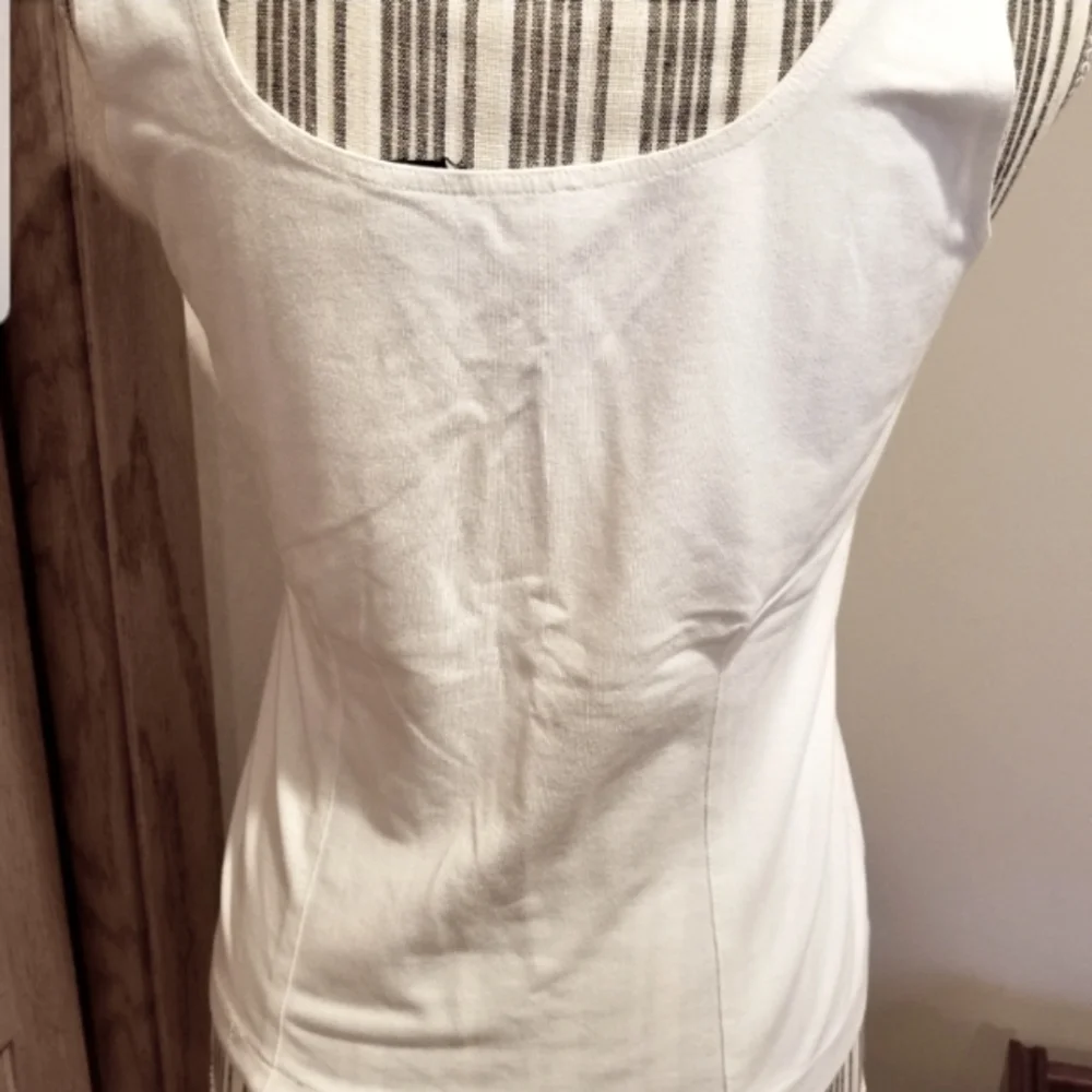 Worth White Mostly Cotton Classic "Must Have" Summer Tank Top - Picture 6 of 9